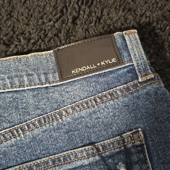 Kendall + Kylie shorts - Picture 7 of 9